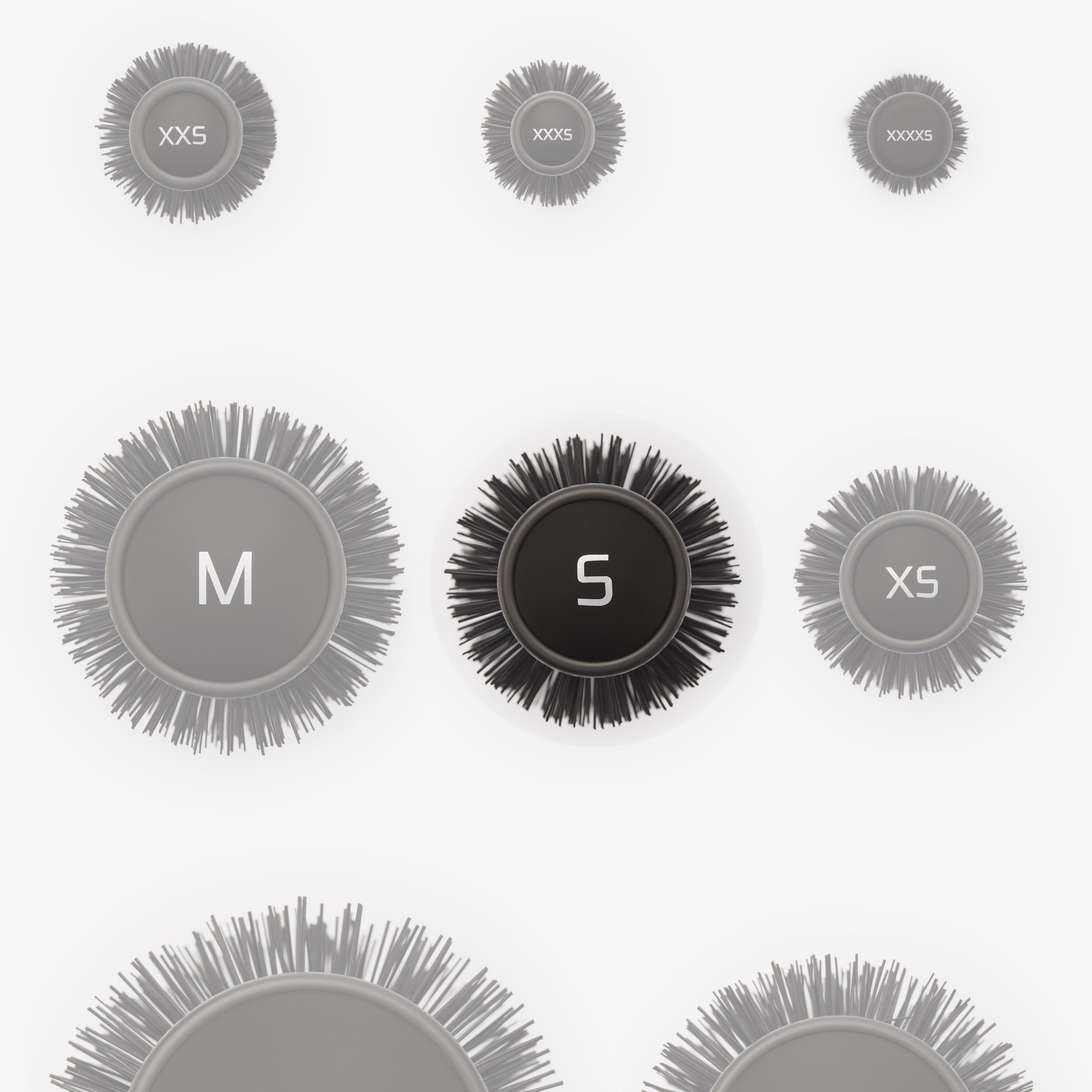 Atelier Graphite Haarbürste in elegantem Schwarz – professionelle Stylingbürste, Rundbürste Größe S Größenvergleich