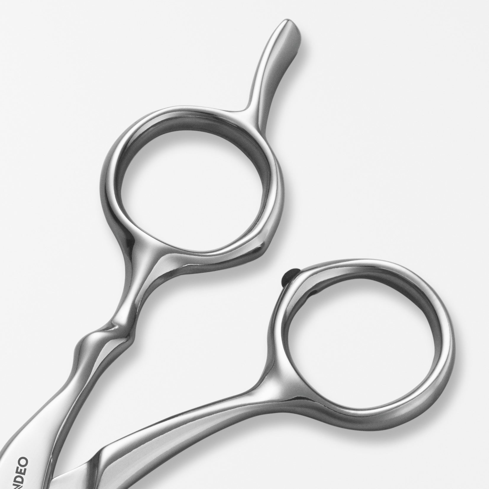 TONDEO MYTHOS WAVE 36, silber, Made in Solingen, Premium-Friseurschere, Effilierschere, Modellierschere Detail Augenringe