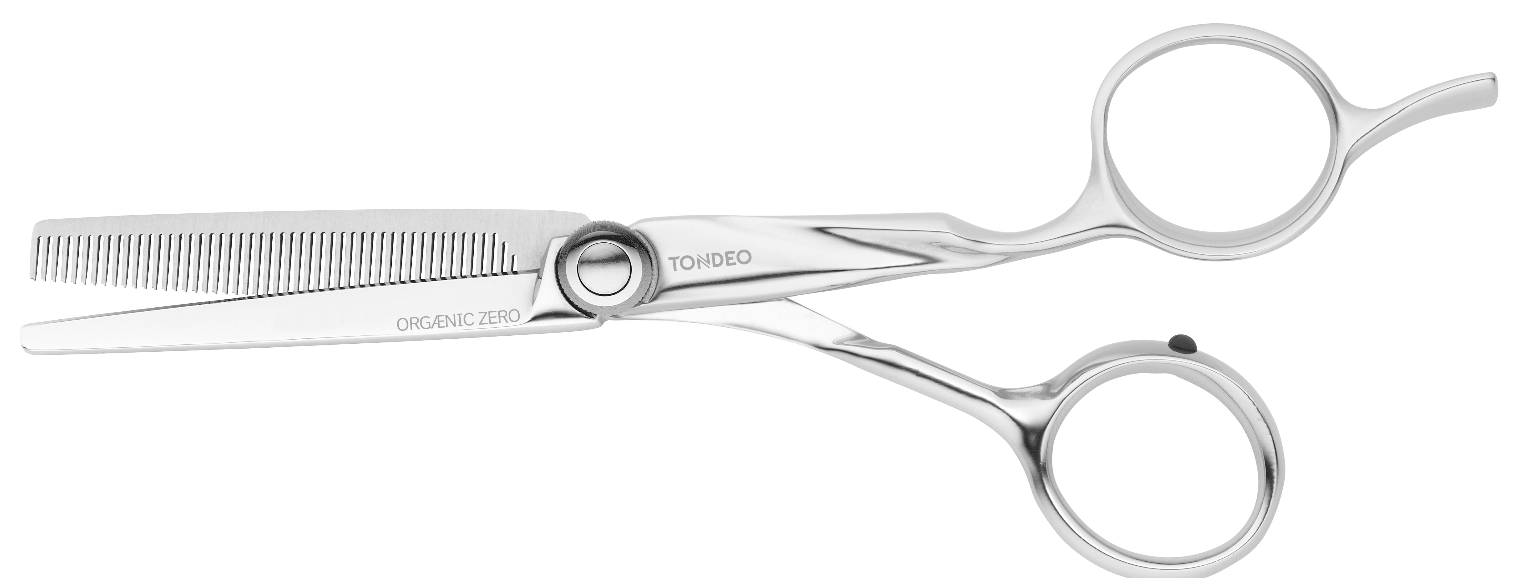 Friseurschere mit gezahnter Klinge.