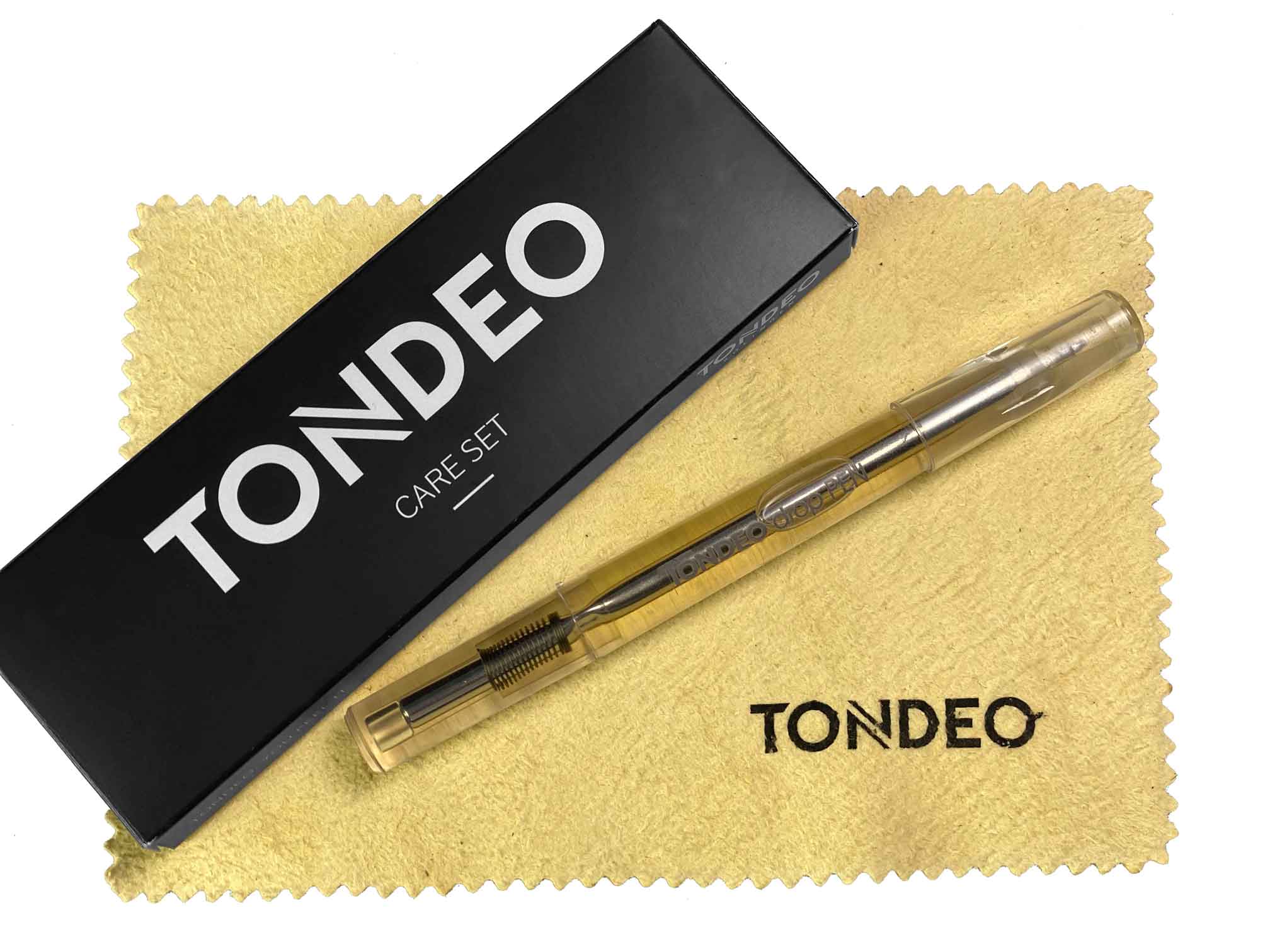 Pflegebox, Scherenöl, Tuch, Tondeo-Logo.